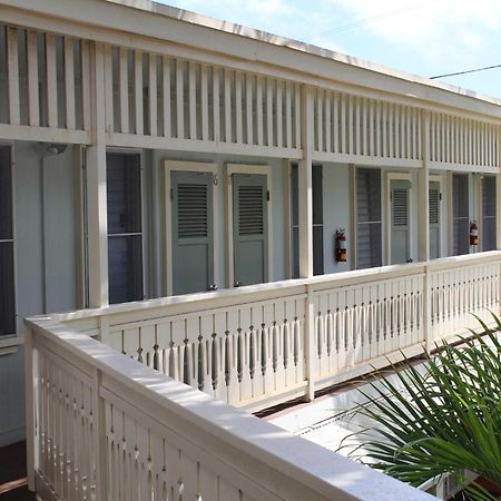 Kauai Palms Hotel Lihue Exterior photo